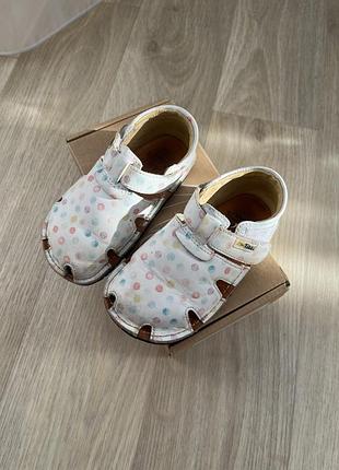Сандалі barefoot tikki confetti 22 розмір