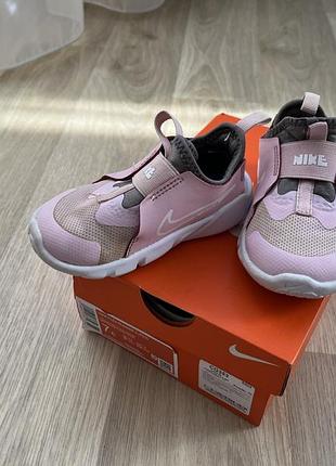 Кросівки nike рожеві 23.5 eur
