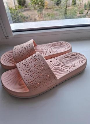 Летние шлепанцы"skechers"  37,5см