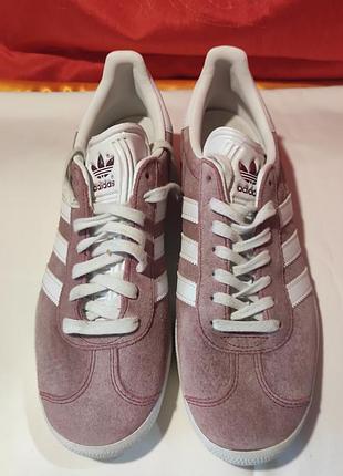 Стильные замшевые кроссовки адидас gazelle