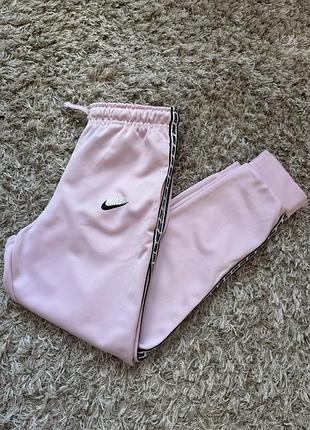 Стильні штани nike