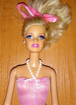 Оригінальна лялька barbie mattel (2010)