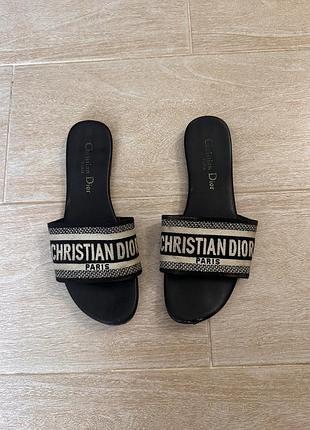Шльопанці жіночі dior