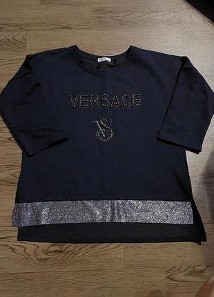 Футболка/кофтина оверсайз с надписью и декором "versace vs" футболка/женская футболка/версачи/надпись