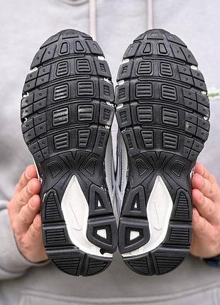 Nike initiator custom 5