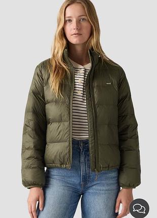 Тонкий пуховичок levi's