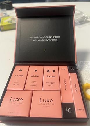 Набір для домашньої ламінації вій luxe lashlift set від бренду luxe cosmetics.