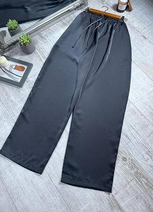 Сатиновые штанишки от uniqlo