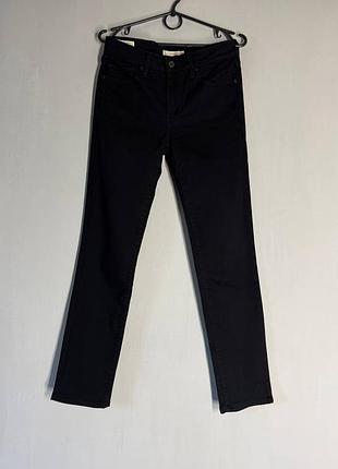 Женские черные зауженные джинсы levi's 712 slim, размер 28 (s-m)