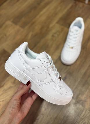 Жіночі кросівки (підліткові) nike air force білі