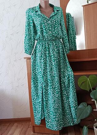 Ніжна та легка сукня макси в дрібний квітковий принт 🌸✨
​неймовірно жіночна та комфортна сукня яскраво-зеленого кольору з дрібним білим квітами.