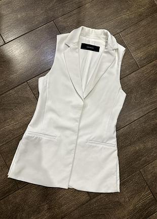 Класична подовжена жилетка zara
