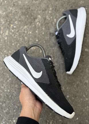 Nike revolution кроссовки оригинал 40 размер найк