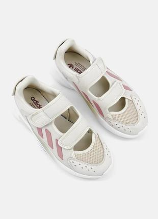 Жіночі кросівки adidas