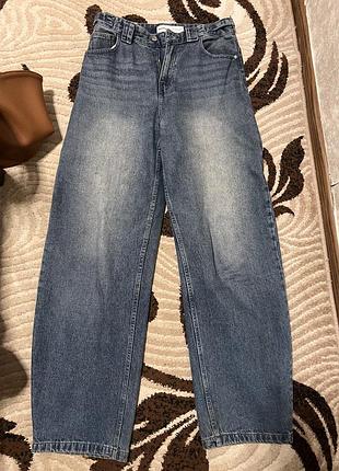 Широкі джинси bershka
