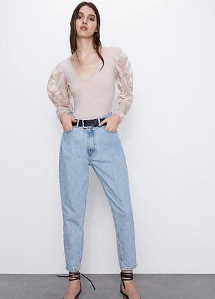 Бежеве боді zara з довгими прозорими рукавами та вишивкою. m розмір