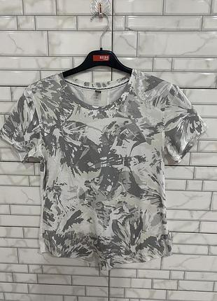 Жіноча оригінальна спортивна футболка under armour | відмінний стан| size m