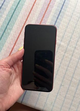 Iphone 8 червоного кольору 6