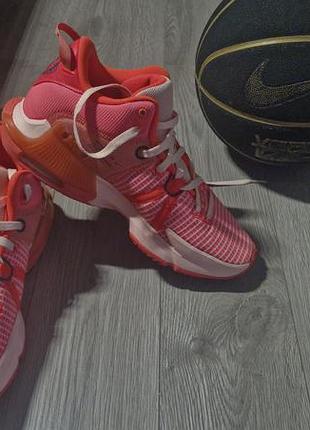 Кроссовки мужские баскетбольные оригинальные nike lebron witness 7 в цвете bright crimson