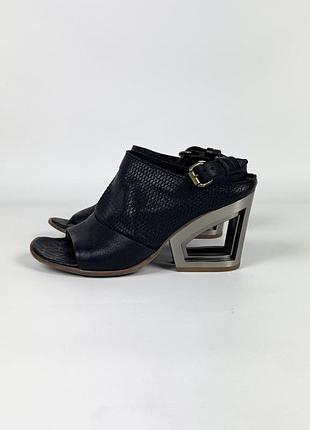 Сандалі босоніжки a.s.98 parley cutout sandals architectural sculptural heels оригінал на скульптурних підборах шкіряні чорні розмір 38 / 24.5 см
