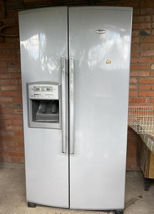 Білий/сірий великий холодильник дві дверки whirlpool