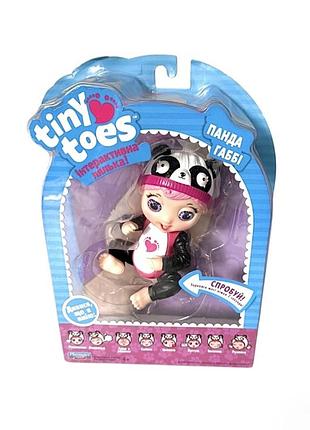 Нова в коробці інтерактивна лялька tiny toes - габбі панда (56081t,чорно-рожева)
