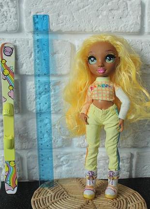 Кукла rainbow high sunny madison из зимней серии "winter break".