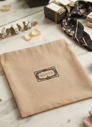 Фірмовий пильовик gucci,італія