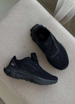 Alo yoga runner black