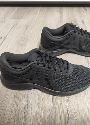 Кроссовки nike revolution 4