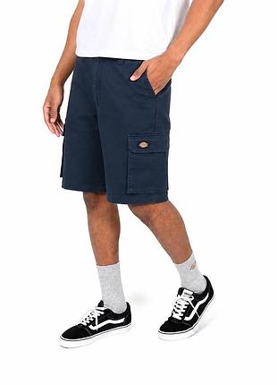 Чоловічі шорти dickies темно-синього кольору в стилі cargo. практична модель із міцної тканини, що чудово підходить для роботи, активного відпочинку
