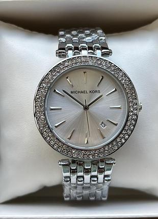 Женские часы michael kors на браслете с белым циферблатом