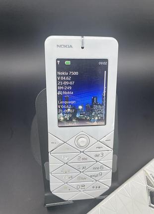 Телефон nokia 7500 9