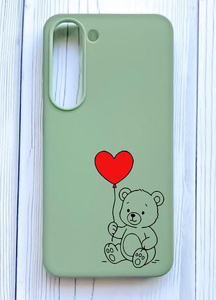 Матовый оливковый чехол на samsung galaxy s23 медвежонок с сердечком (принт 431)