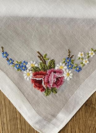 Носова хустинка з вишивкою petit point( мікровишивка)