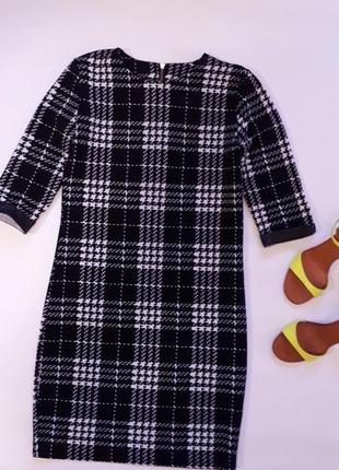 Красивое фактурное платье в клетку раз.s