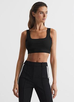 Топ prettylittlething з етикеткою
