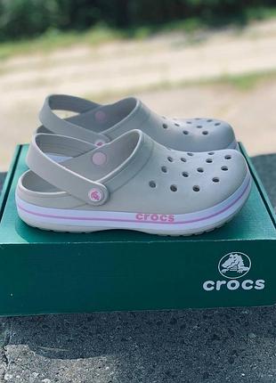 Жіночі crocs бежевого кольору легкі зручні шльопанці на літо 🌸