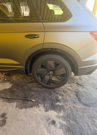 Автошина резина pirelli r21 285/40 pzero pz4