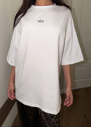 💬базовые лого футболки oversize💥 свободный крой, спущенная линия плеча, трендовый лого накат🔝 качественная натуральная «дышащая» ткань. идеальная база на лете