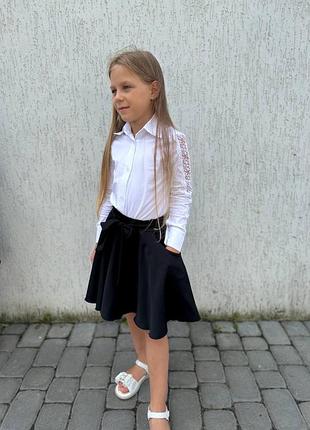 Сорочка з мереживом на рукавах