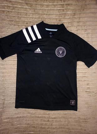 Спортивная футболка adidas