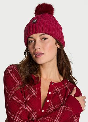 В'язана шапка victorias secret з помпоном
