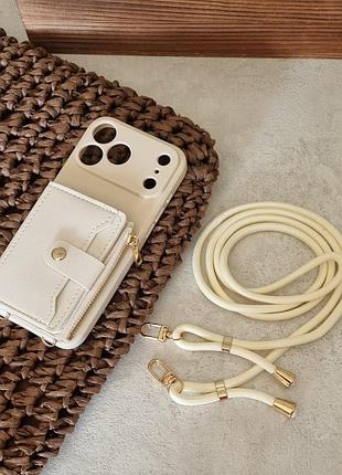 Чехол кашелек с ремешком iphone 17 pro max