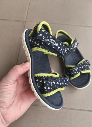 Оригинальные босоножки clarks