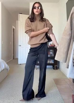Классные черные сатиновые брюки с легким клешком и с сетевым платком zara
☝️☝️☝️☝️☝️☝️☝️☝️☝️☝️☝️