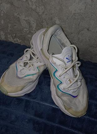 Кроссовки от adidas