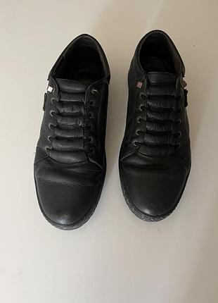 New balance чорні кросівки 45 р. / 29,5 см