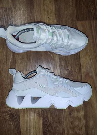 Женские кроссовки nike р.39-40