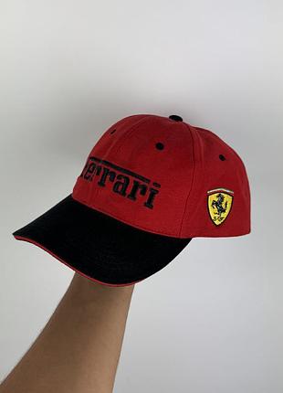 Кепка бейсболка vintage 2002 ferrari f1 team racing hat red black embroidered sf shield cap os оригінал чорна червона оригінал